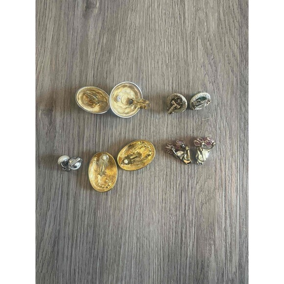 5 pairs of Vintage Clip on Earrings Carolee Sarah Coventry And Lisner Assorted - Picture 4 of 4